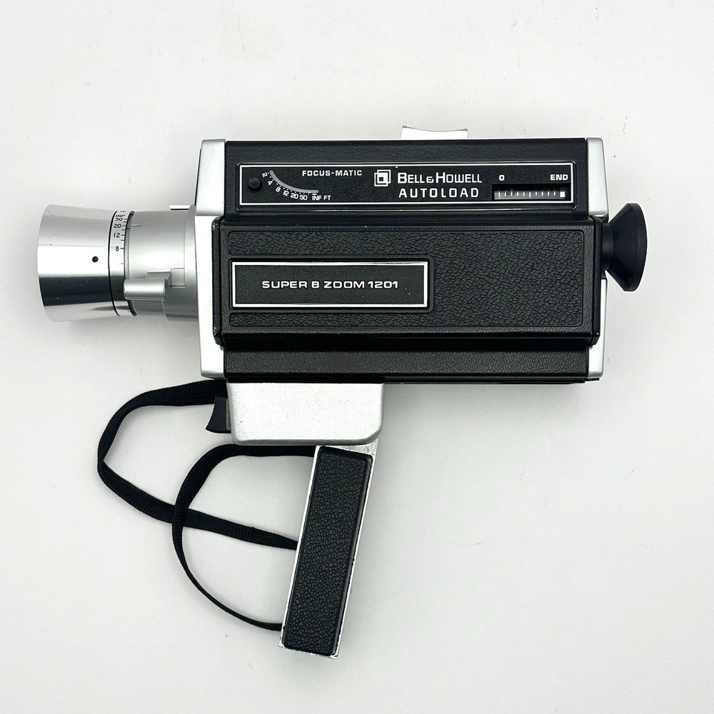 Vintage Bell & Howell Super 8 Zoom 1201 Autoload Movie Camera w/ Case Powers On